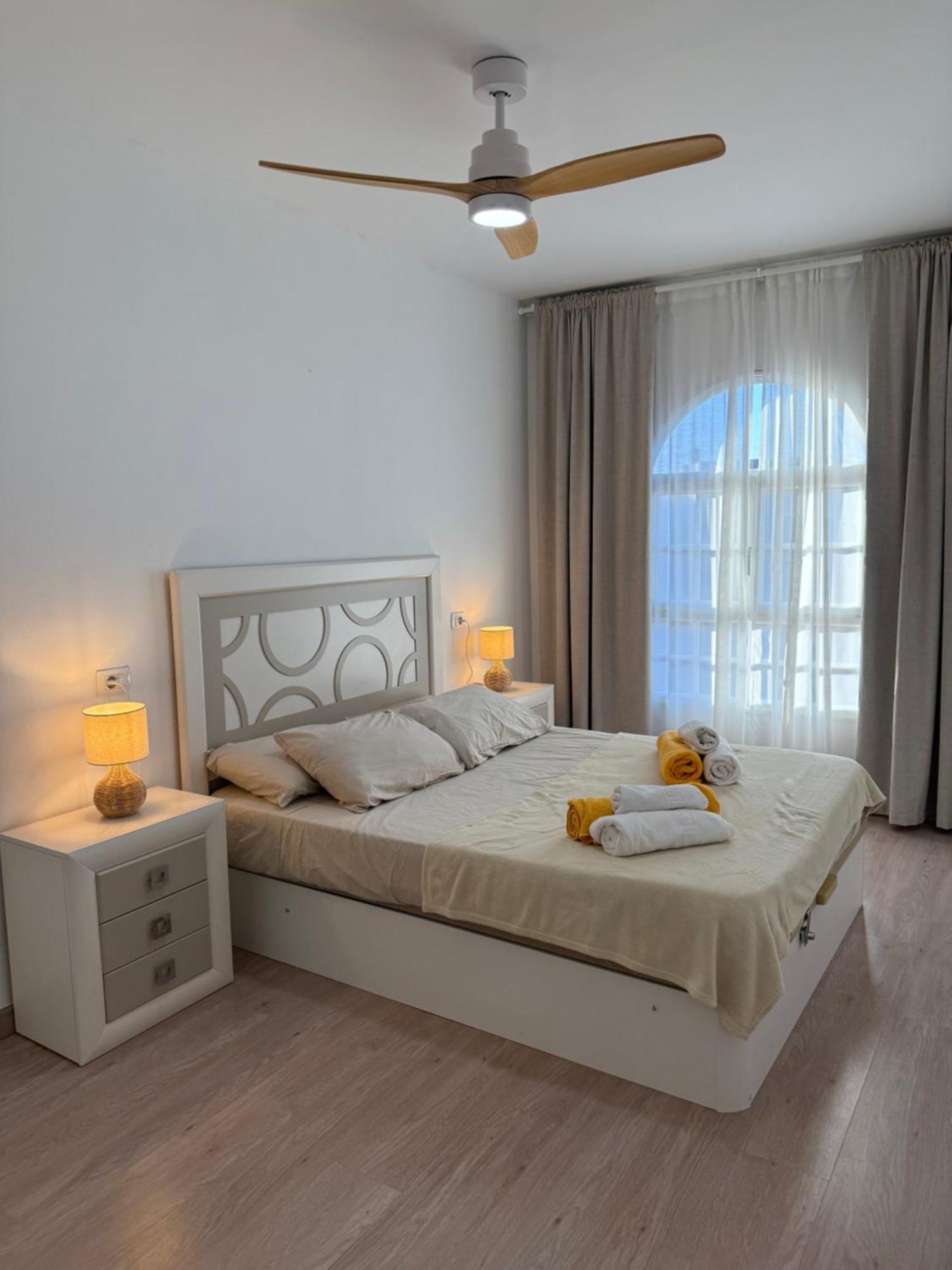 Seaside Paradise - 2 Bedroom Apartment With Ocean Views & Air Conditioning In Playa San Juan Εξωτερικό φωτογραφία